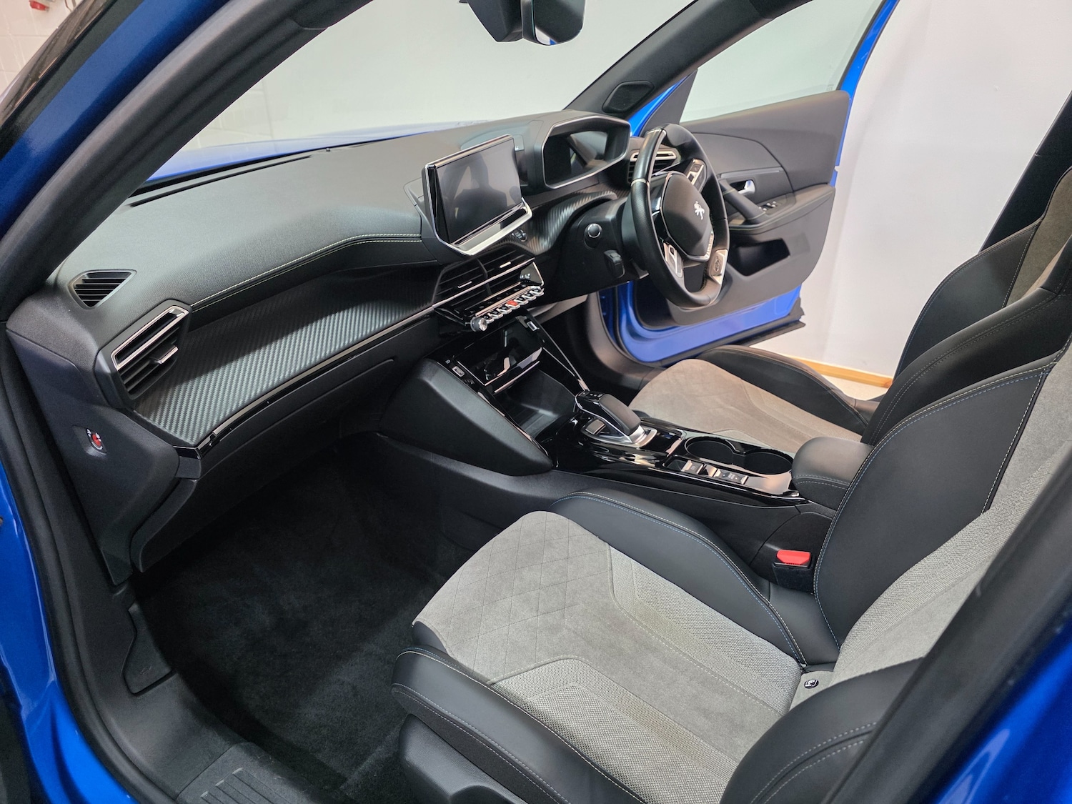 Used Peugeot E-2008 2021 for sale - 76836559: Photo 35