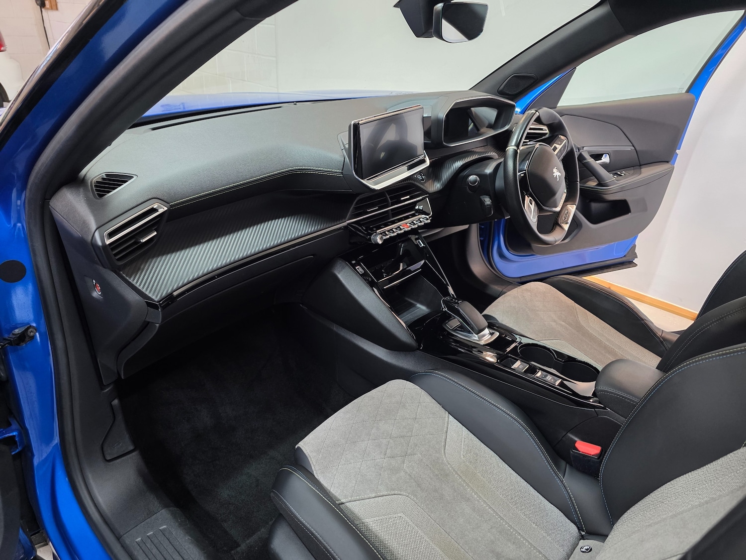 Used Peugeot E-2008 2021 for sale - 76836559: Photo 36