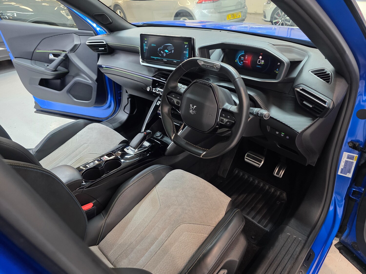 Used Peugeot E-2008 2021 for sale - 76836559: Photo 44