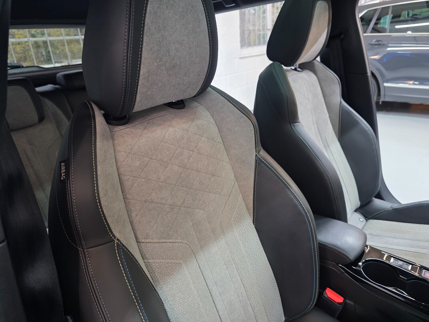 Used Peugeot E-2008 2021 for sale - 76836559: Photo 46