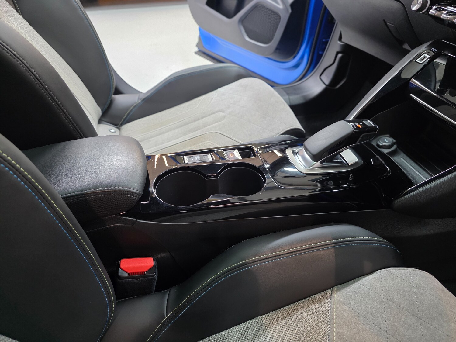 Used Peugeot E-2008 2021 for sale - 76836559: Photo 47