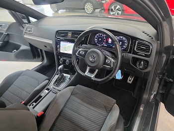 Used Volkswagen Golf 2019 for sale - 78920437: Photo