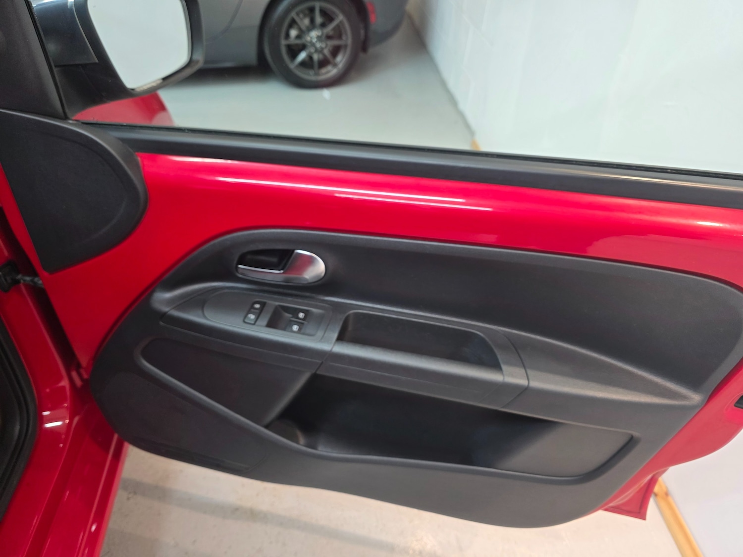 Used Volkswagen up! 2015 for sale - 77493734: Photo 25