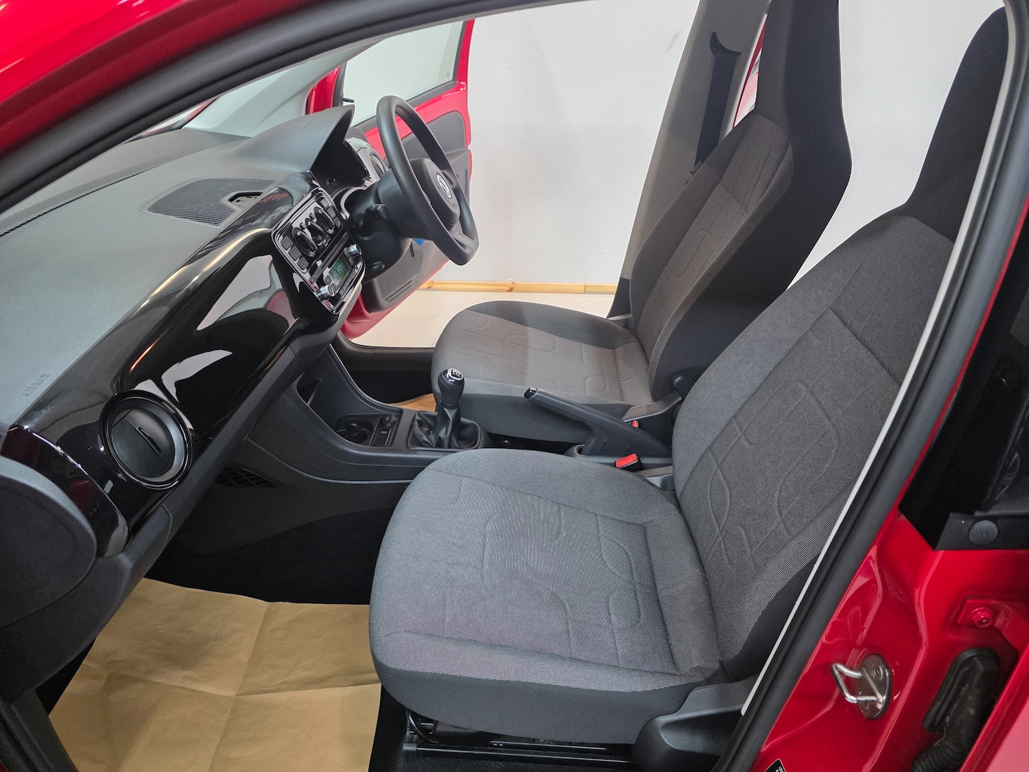 Used Volkswagen up! 2015 for sale - 77493734: Photo 31