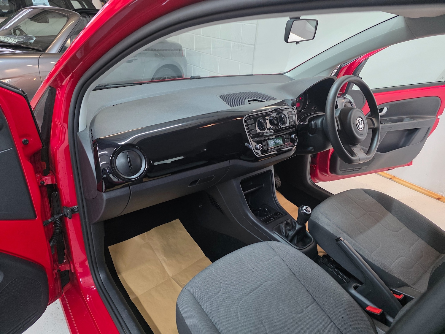 Used Volkswagen up! 2015 for sale - 77493734: Photo 32