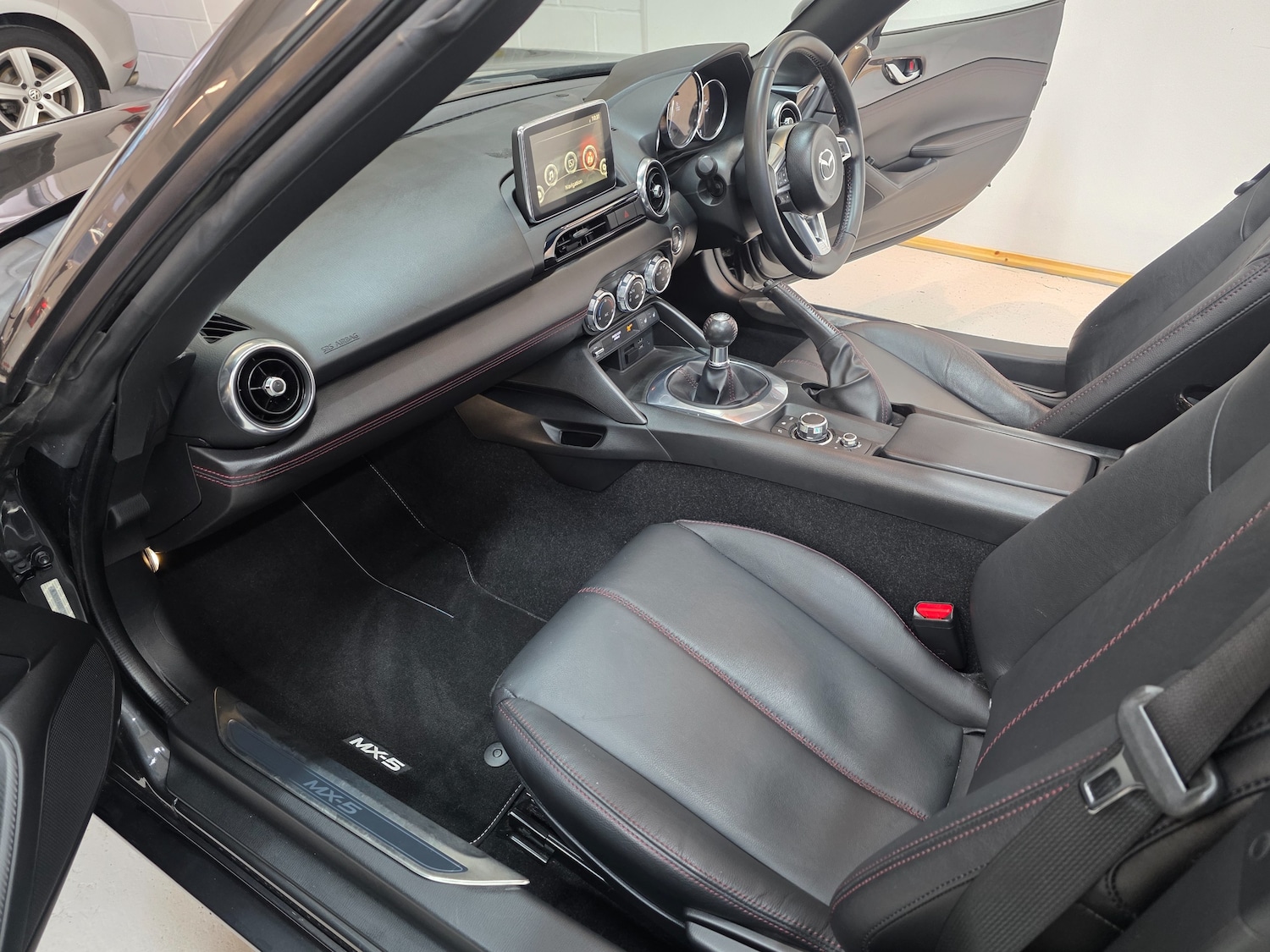 Used Mazda MX-5 2017 for sale - 77805008: Photo 42