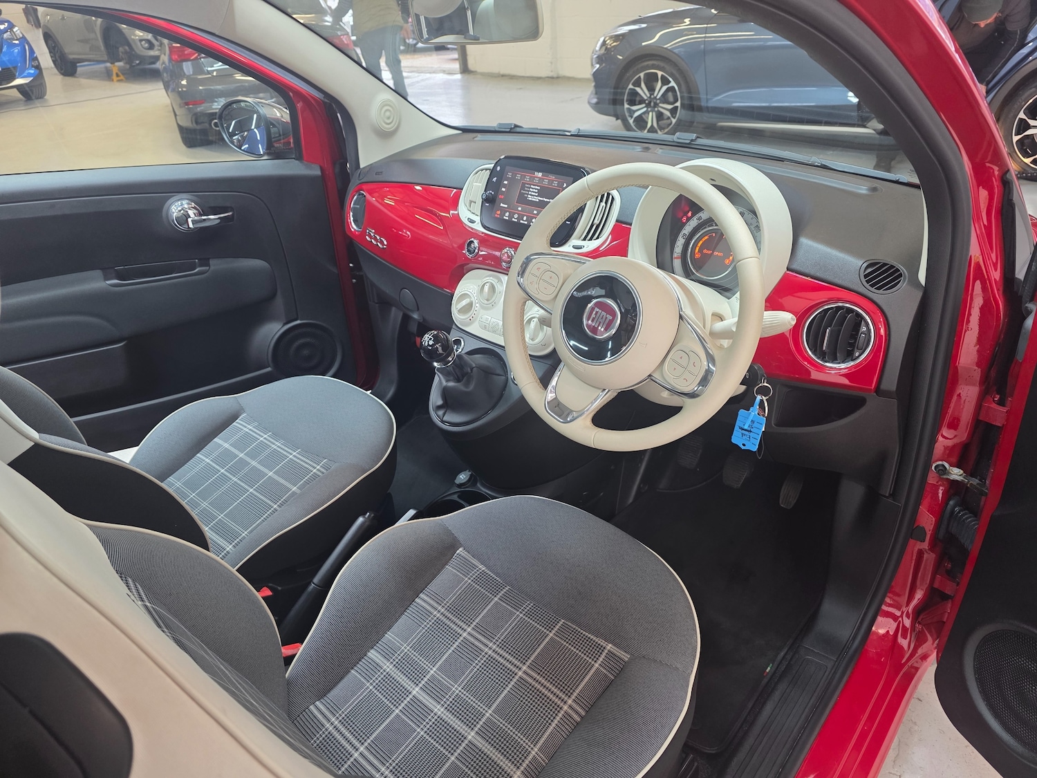 Used Fiat 500 2020 for sale - 77136207: Photo 2