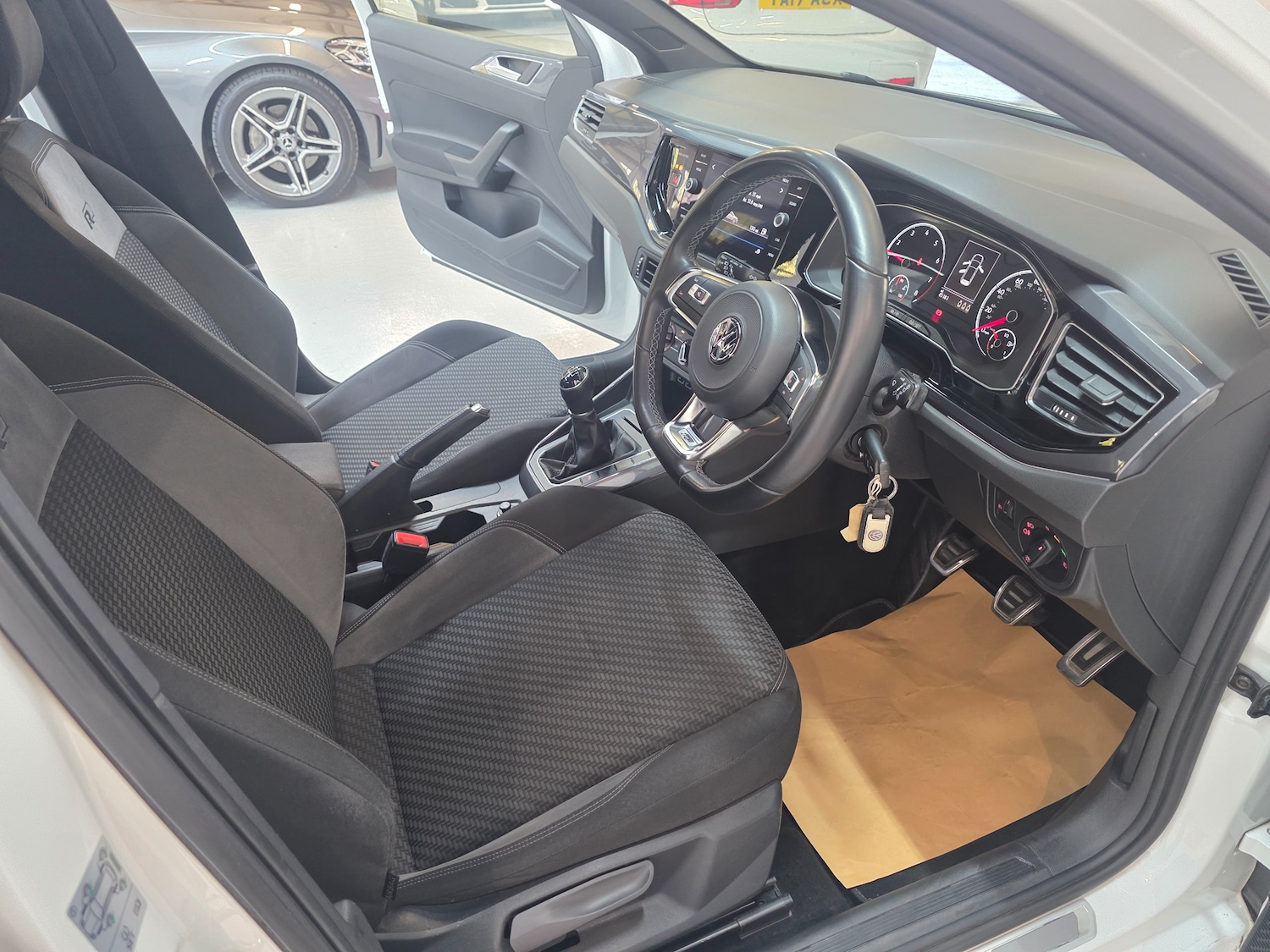 Used Volkswagen Polo 2019 for sale - 76376841: Photo 2