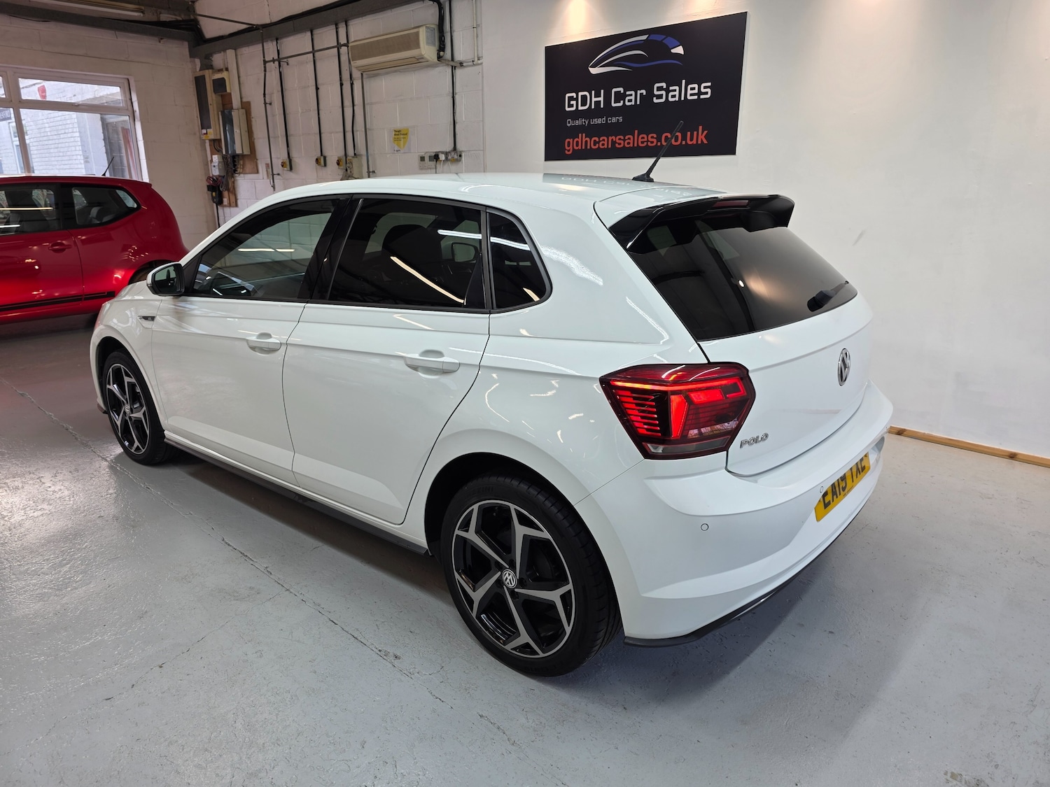 Used Volkswagen Polo 2019 for sale - 76376841: Photo 3