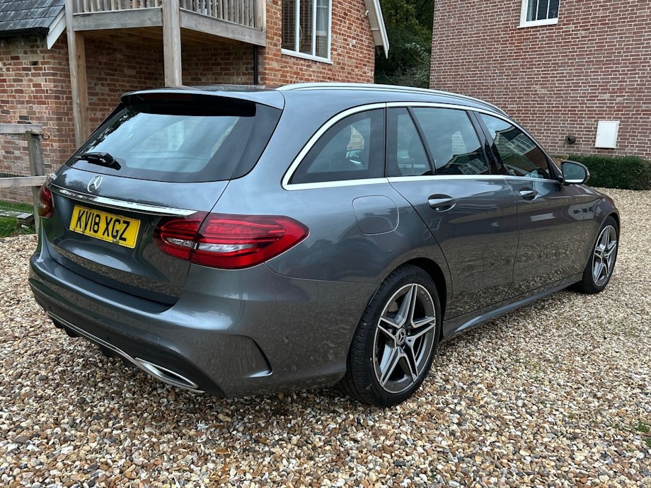 Used Mercedes-Benz C Class 2018 for sale - 76369031: Photo 2