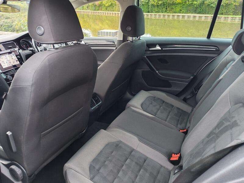 Used Volkswagen Golf 2017 for sale - 76165132: Photo 17