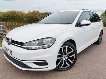 Volkswagen - Golf