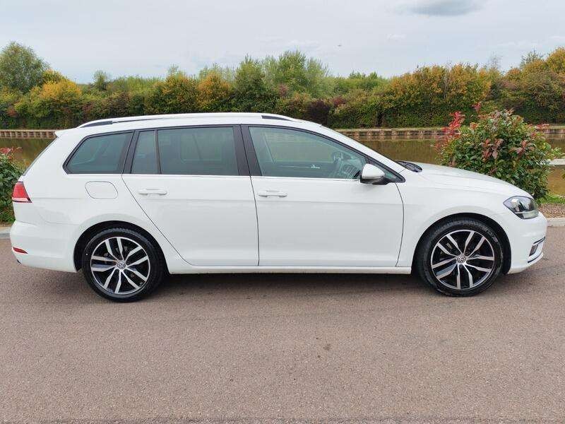 Used Volkswagen Golf 2017 for sale - 76165132: Photo 2