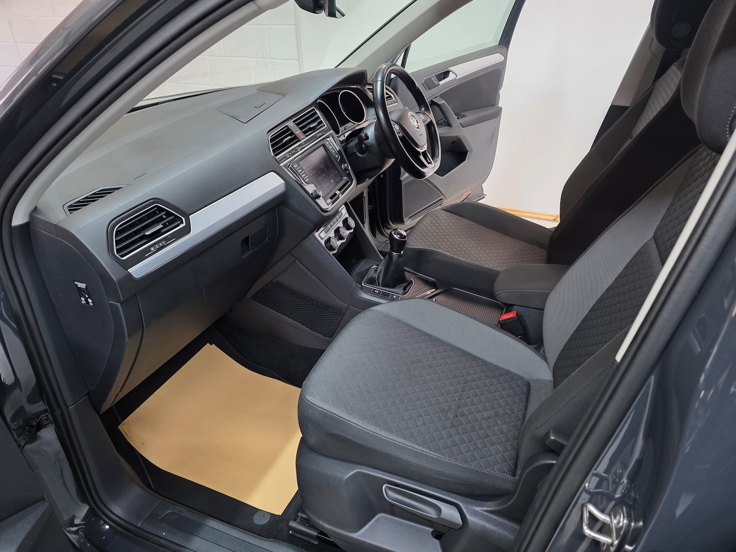 Used Volkswagen Tiguan 2017 for sale - 76819732: Photo 10