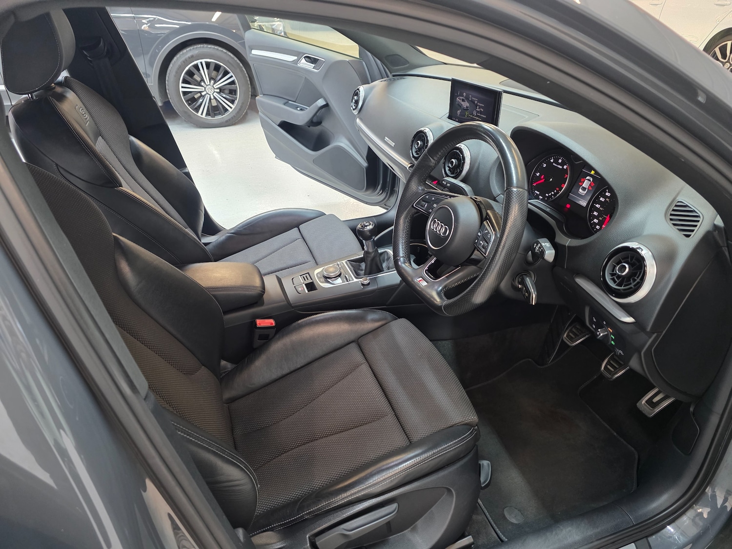 Used Audi A3 2018 for sale - 77247692: Photo 2