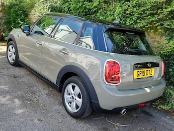 Used MINI Hatch 2019 for sale - 78734299: Photo