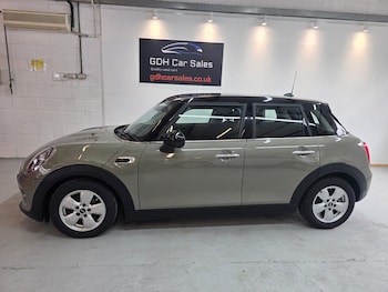 Used MINI Hatch 2019 for sale - 78734299: Photo