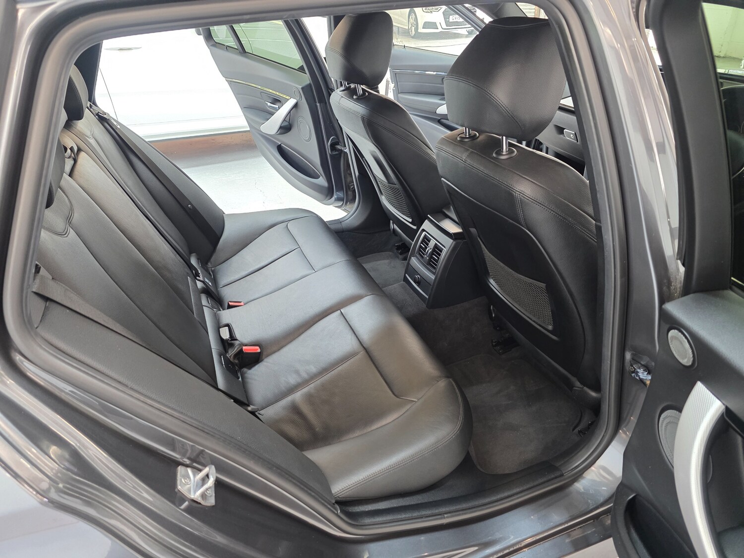 Used BMW 3 Series 2018 for sale - 76174152: Photo 10