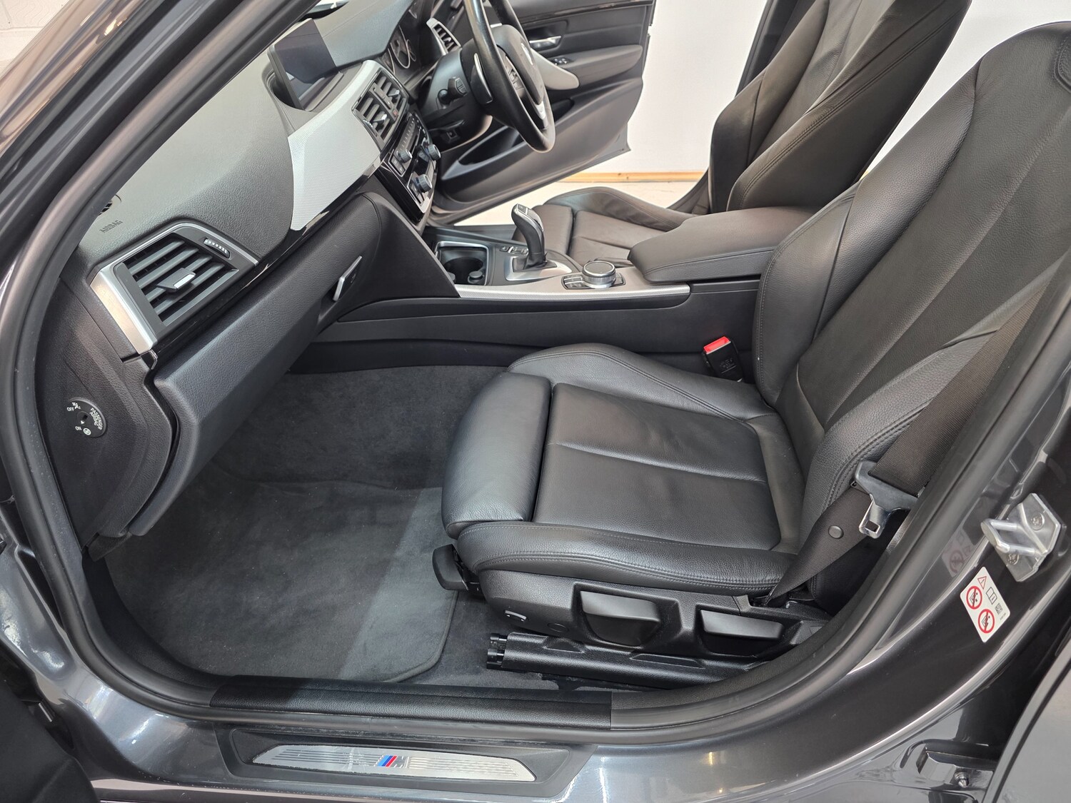 Used BMW 3 Series 2018 for sale - 76174152: Photo 18