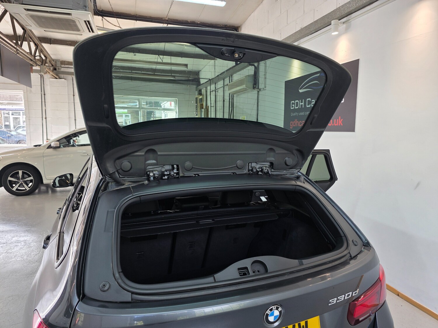 Used BMW 3 Series 2018 for sale - 76174152: Photo 28