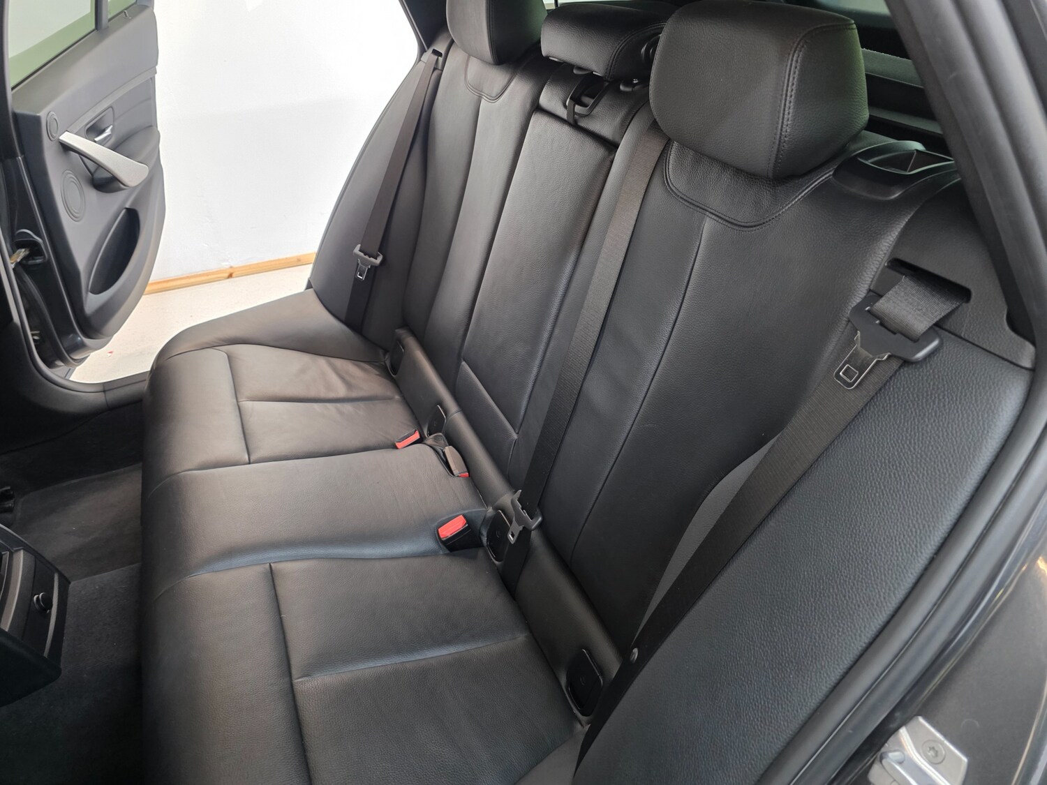 Used BMW 3 Series 2018 for sale - 76174152: Photo 35