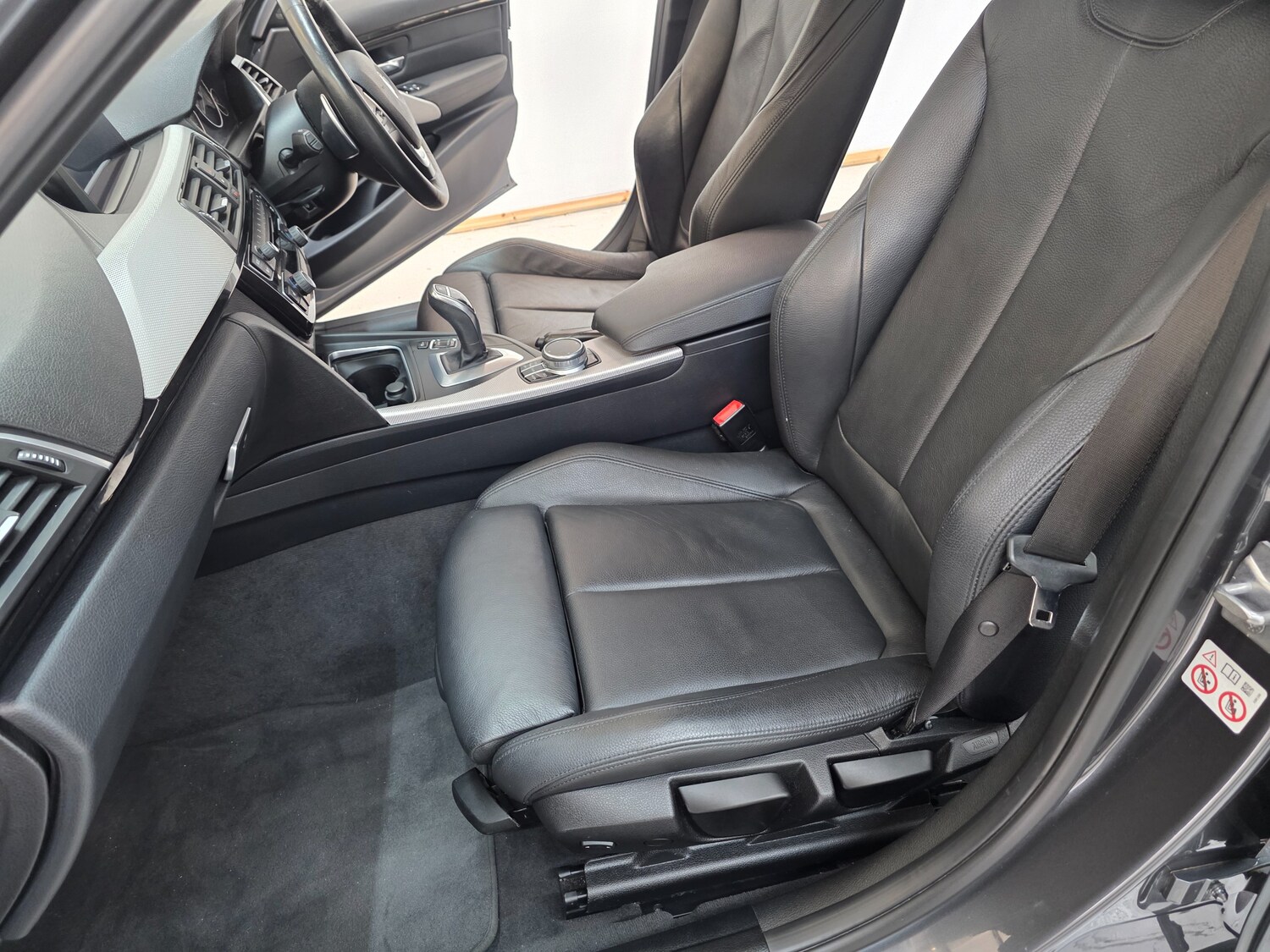 Used BMW 3 Series 2018 for sale - 76174152: Photo 38