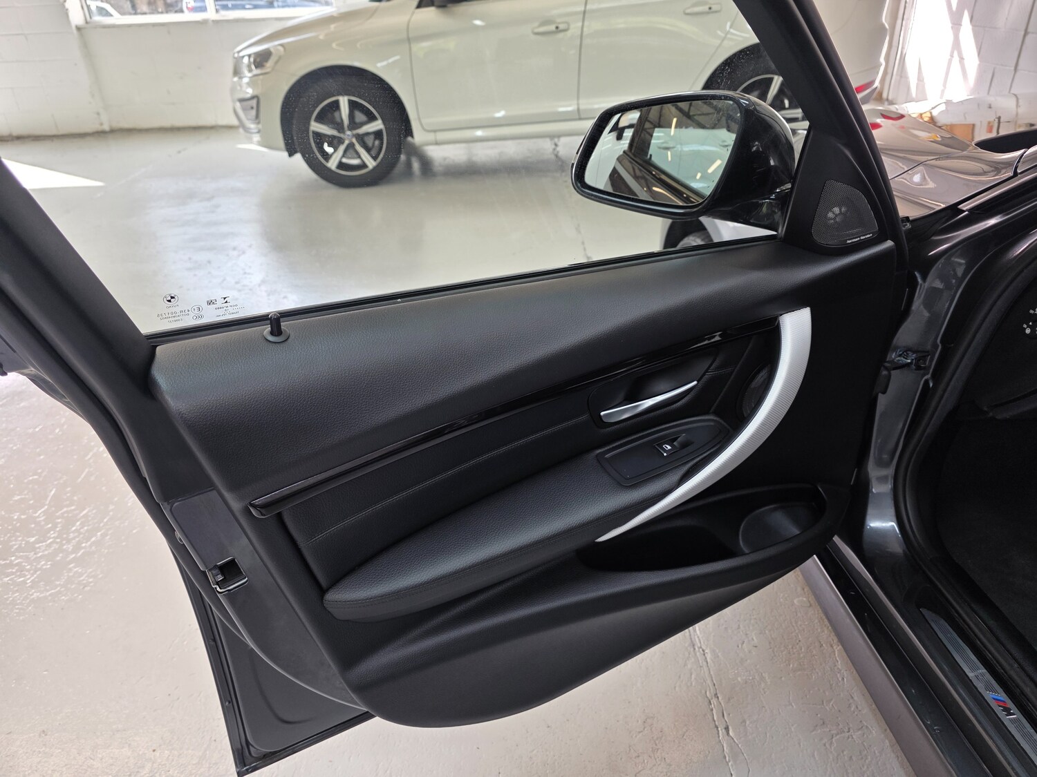 Used BMW 3 Series 2018 for sale - 76174152: Photo 39