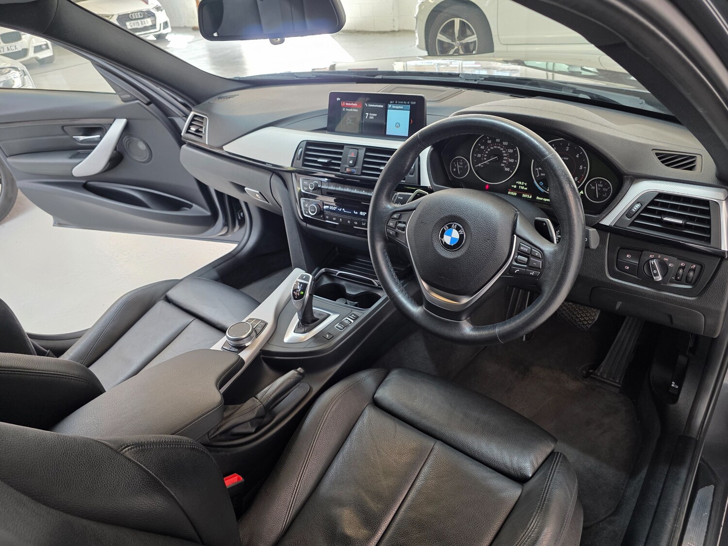 Used BMW 3 Series 2018 for sale - 76174152: Photo 41