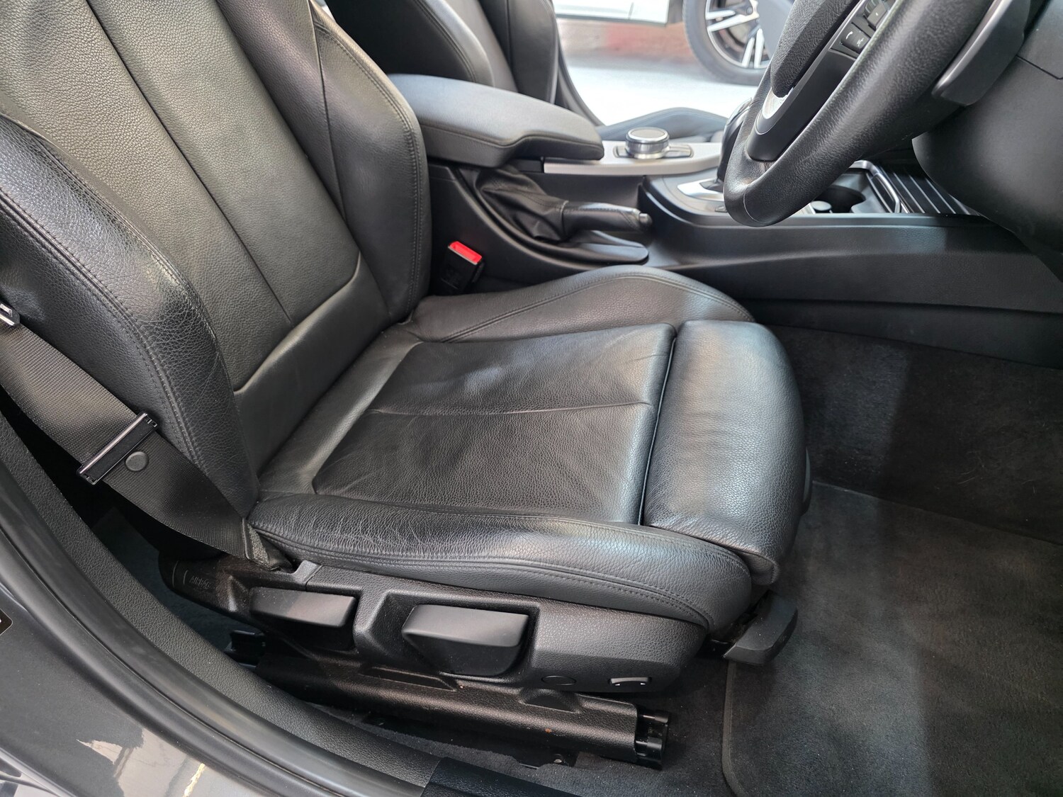 Used BMW 3 Series 2018 for sale - 76174152: Photo 42