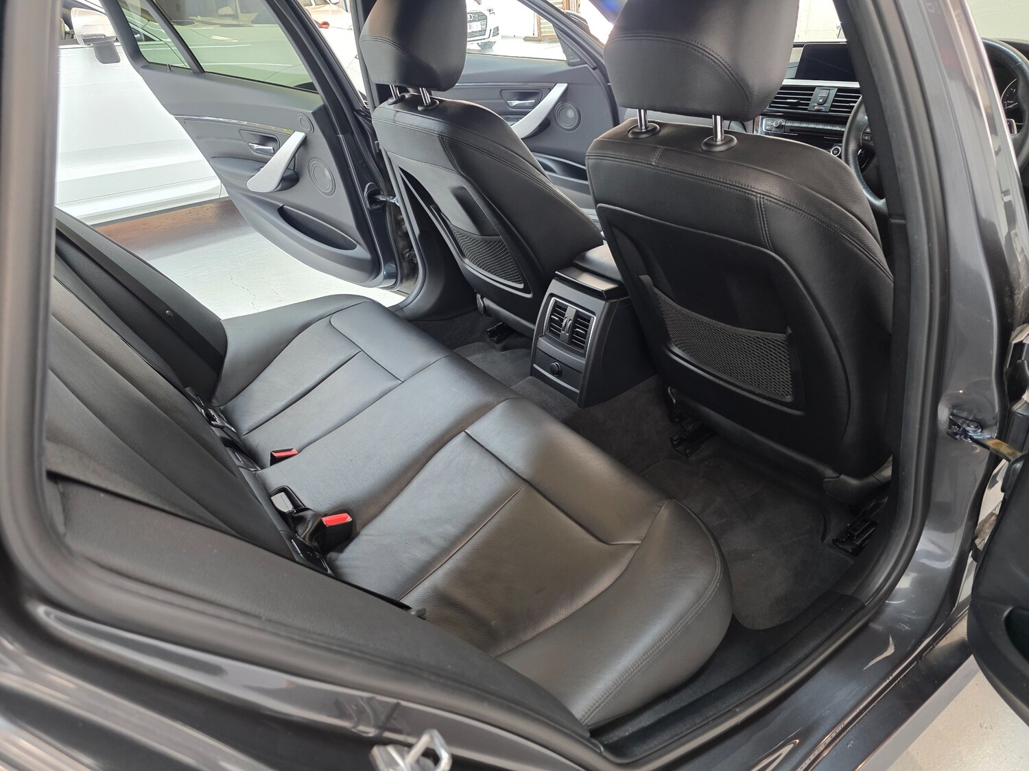 Used BMW 3 Series 2018 for sale - 76174152: Photo 7