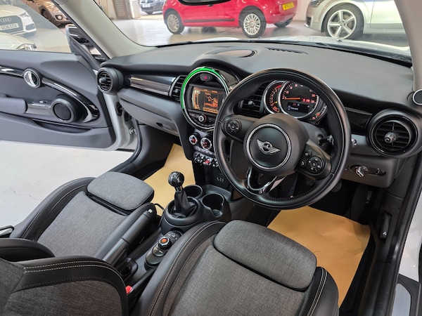 Used MINI Hatch 2018 for sale - 76299845: Photo 12