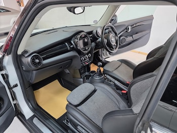 Used MINI Hatch 2018 for sale - 76299845: Photo 4