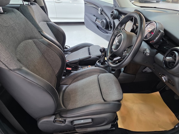 Used MINI Hatch 2018 for sale - 76299845: Photo 8
