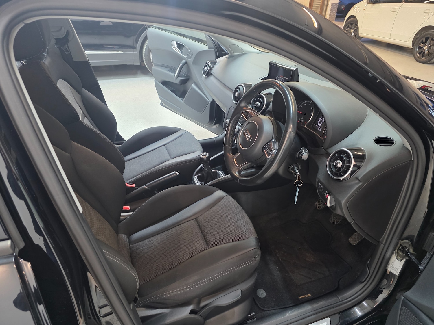 Used Audi A1 2016 for sale - 77685878: Photo 2