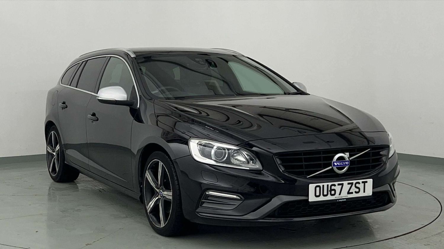 Used Volvo V60 2017 for sale - 76569331: Photo 1