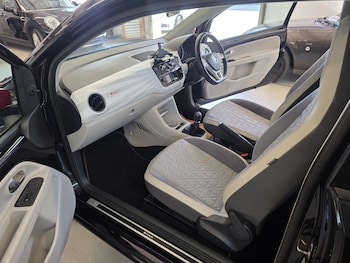 Used Volkswagen up! 2018 for sale - 79211071: Photo
