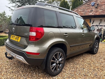 Used Skoda Yeti 2017 for sale - 76292870: Photo 2