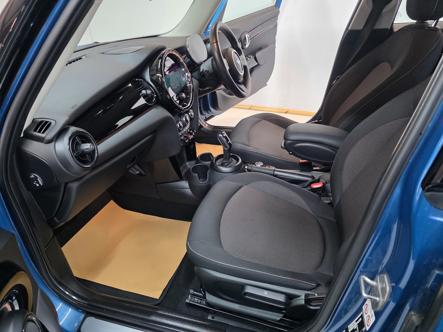 Used MINI Hatch 2021 for sale - 77247701: Photo 8