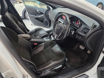 Used Volvo V40 2017 for sale - 79592487: Photo