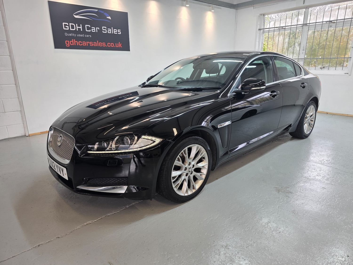 Used Jaguar XF 2012 for sale - 76588735: Photo 1