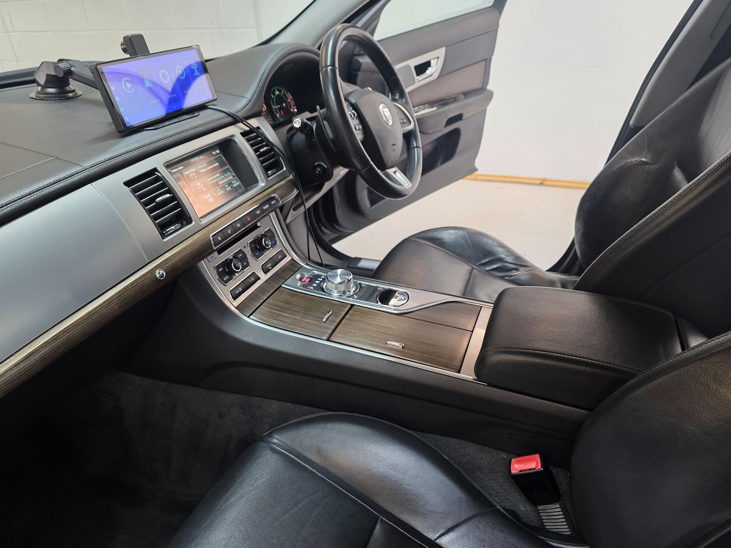 Used Jaguar XF 2012 for sale - 76588735: Photo 25