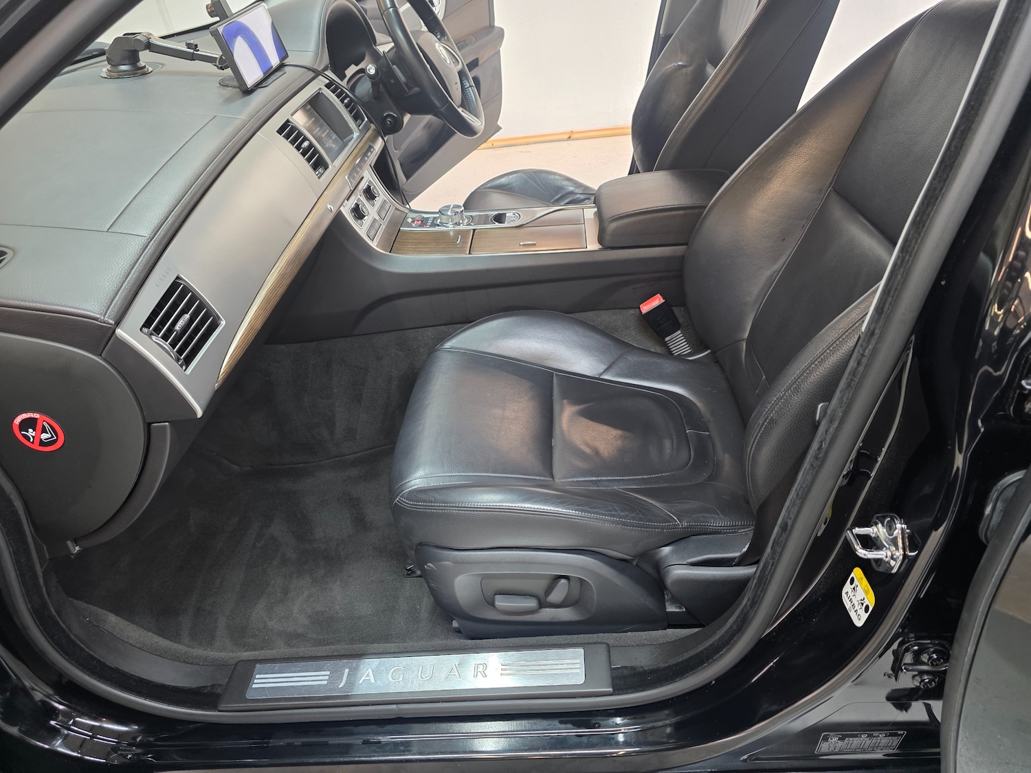 Used Jaguar XF 2012 for sale - 76588735: Photo 27