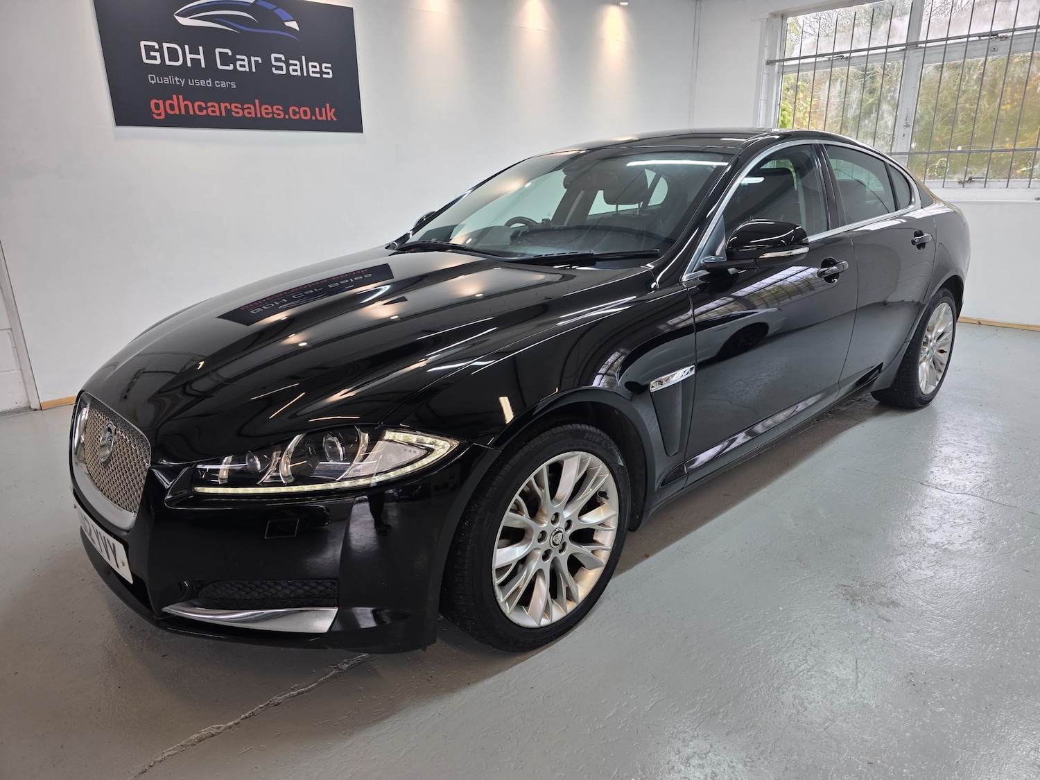 Used Jaguar XF 2012 for sale - 76588735: Photo 3