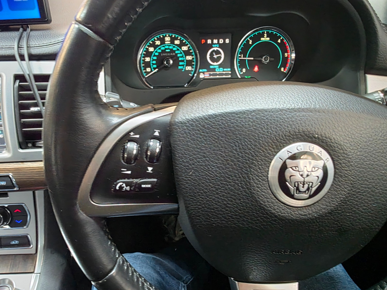 Used Jaguar XF 2012 for sale - 76588735: Photo 39