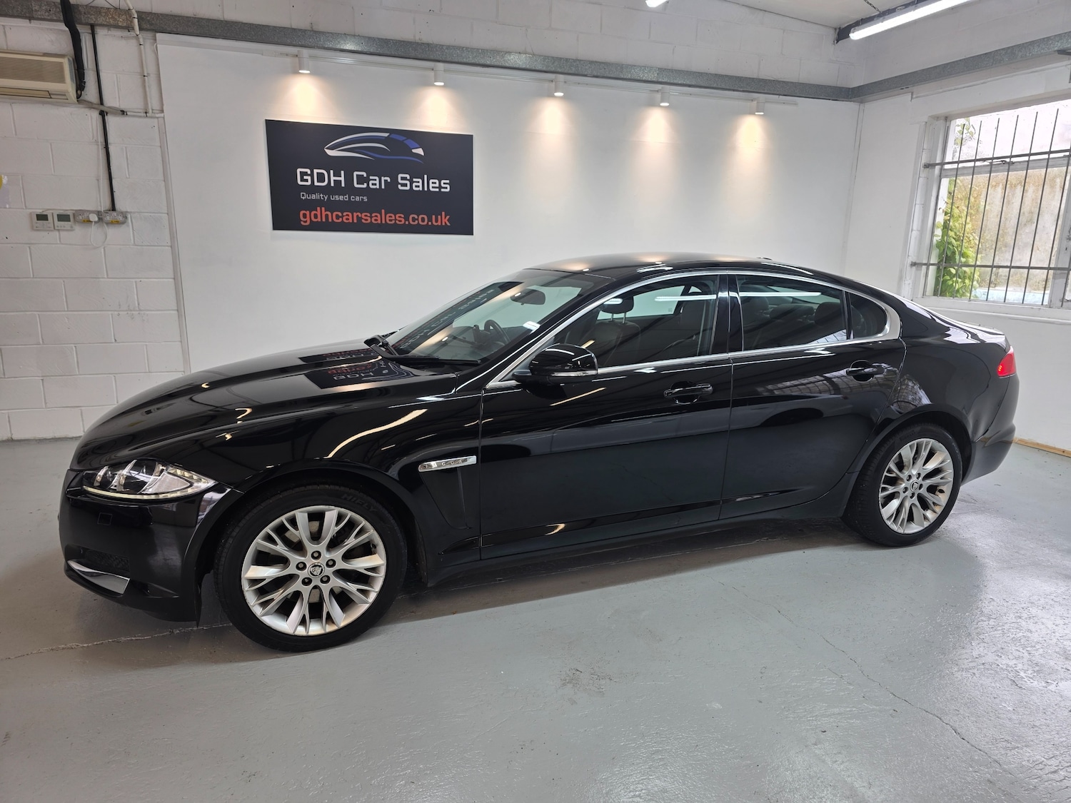 Used Jaguar XF 2012 for sale - 76588735: Photo 5