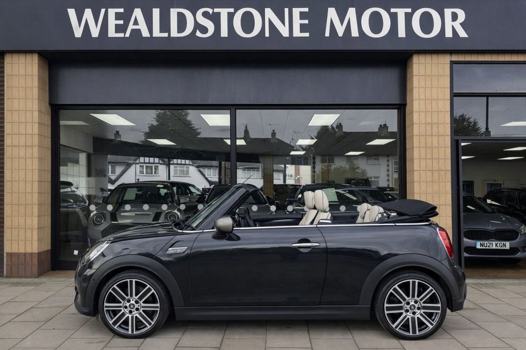 Used MINI Convertible 2024 for sale - 77452388: Photo 17