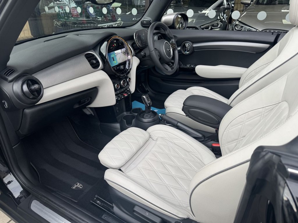 Used MINI Convertible 2024 for sale - 77452388: Photo 3