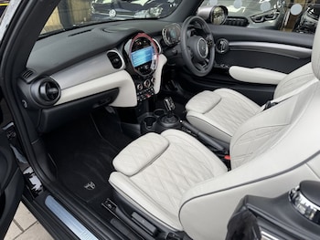 Used MINI Convertible 2023 for sale - 76950530: Photo