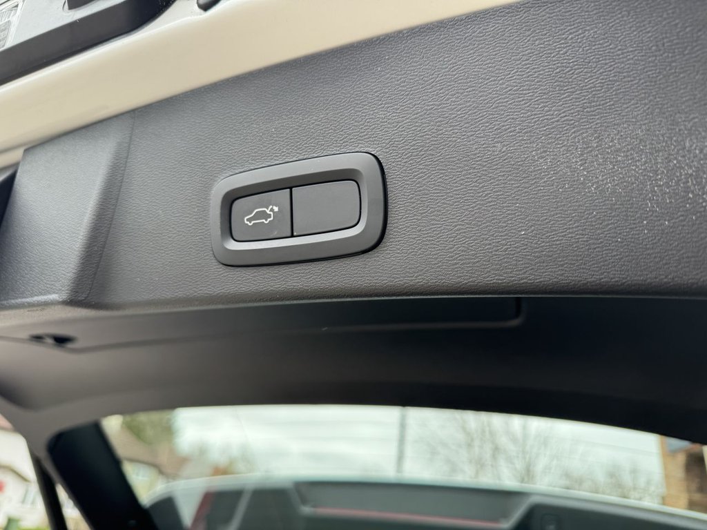 Used Volvo XC40 2020 for sale - 76647299: Photo 26