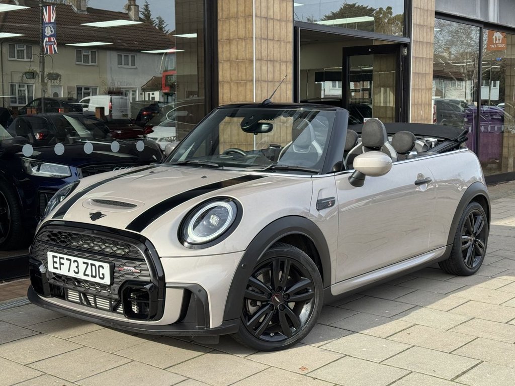 Used MINI Convertible 2023 for sale - 77583539: Photo 2